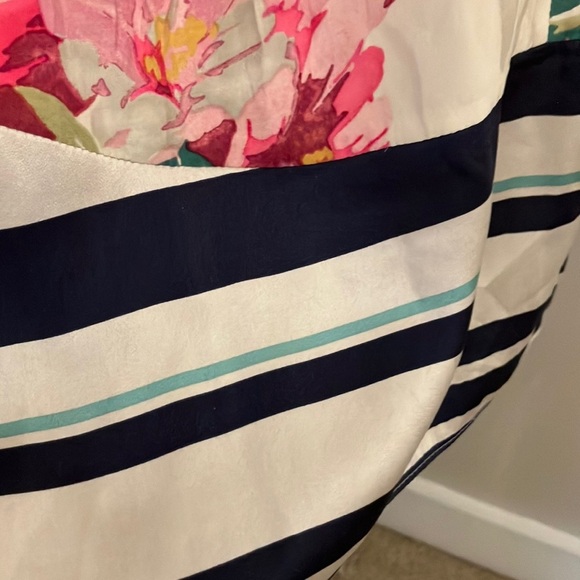 Elizabeth and James Silk Multicolor Mixed Pattern Floral Sleeveless Blouse Sz M - Picture 8 of 10